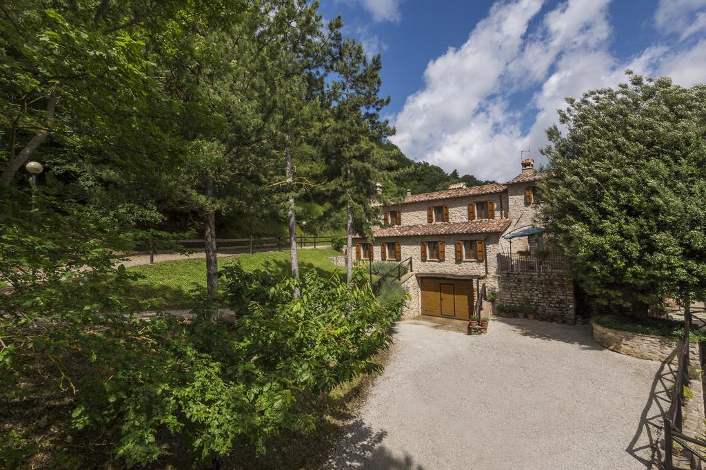Agriturismo Monte Acuto Umbertide Luaran gambar