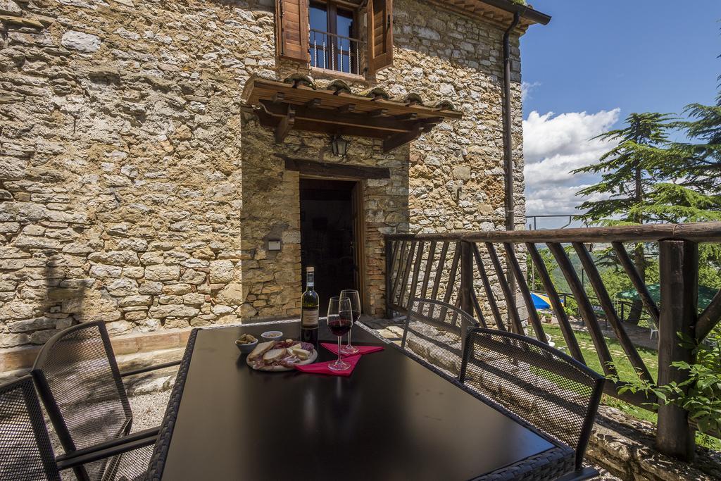 Agriturismo Monte Acuto Umbertide Bilik gambar