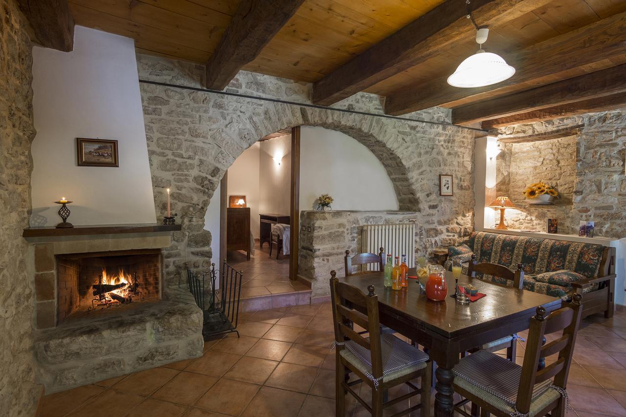 Agriturismo Monte Acuto Umbertide Luaran gambar